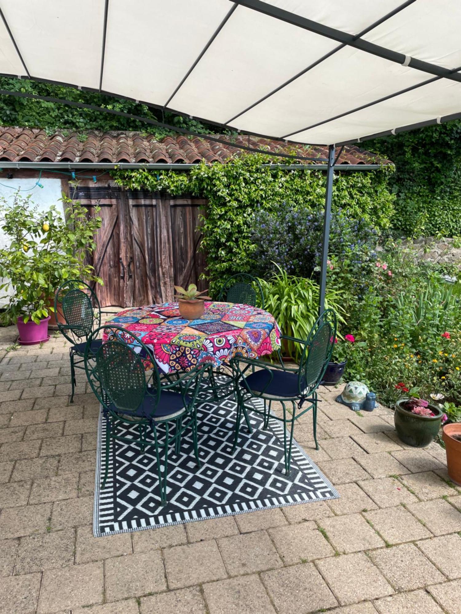 Bed and Breakfast Les Agapanthes Vaux-en-Beaujolais Exterior foto